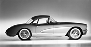 Chevrolet Corvette (1956) - eine frühe Corvette, bereits mit den steil stehenden Schweinwerfern