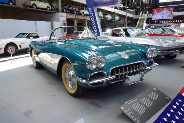 Chevrolet Corvette (1958) – Sonderausstellung "Chevrolet Corvette – A Legend Turns 70" in der Autoworld Brüssel
