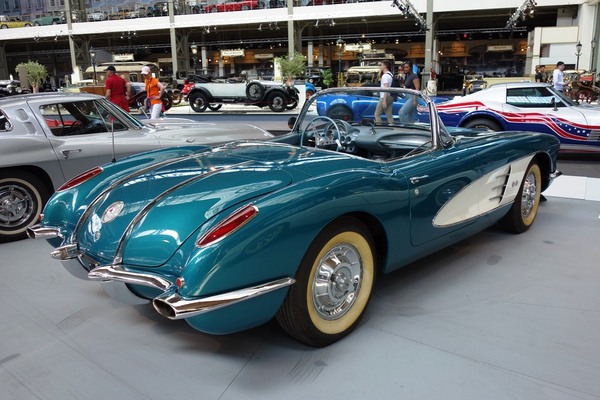 Chevrolet Corvette (1958) – Sonderausstellung "Chevrolet Corvette – A Legend Turns 70" in der Autoworld Brüssel