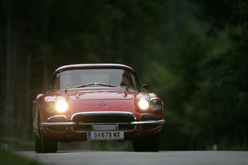 Chevrolet Corvette (1962) - an der Ennstal-Classic 2012 - Orange Prolog