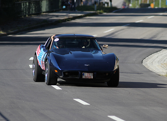 Chevrolet Corvette (1977) am Jochpass Memorial 2011 (Start-Nr. 207)