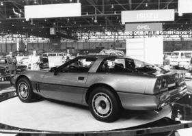 Chevrolet Corvette (1983) - der traditionsreiche Sportwagen mit Kunststoff-Karosserie als Expertversion - am Genfer Automobilsalon von 1983