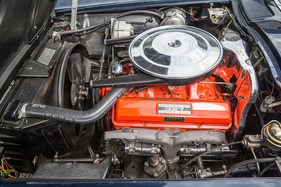 Chevrolet Corvette 327 (1962) - Vergaser für den V8