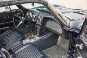 Chevrolet Corvette 327 (1962) - die Sitze geben nicht allzu viel Seitenhalt