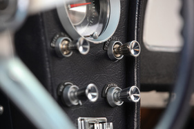 Chevrolet Corvette 327 (1962) - klar beschriftete Knöpfe