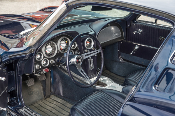 Chevrolet Corvette 327 (1962) - sauber gezeichnete Rundinstrumente