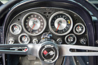 Chevrolet Corvette 327 (1962) - sechs Rundinstrumente informieren den Fahrer