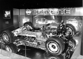 Chevrolet Corvette - 5,7-Liter-V8-Motor mit doppelter Zentraleinspritzung - am Genfer Automobilsalon 1984