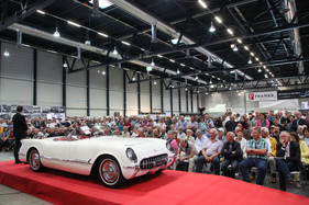 Chevrolet Corvette C1 (1954) - als Lot 02 anlässlich der Versteigerung der Oldtimer Galerie an der Swiss Classic World Luzern am 28. Mai 2022