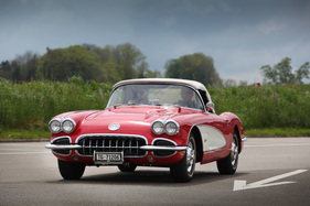 Chevrolet Corvette C1 (1958) - schöne Farbkombination - Fantastic Plastic 2019