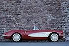 Chevrolet Corvette C1 (1959) - bereits mit Doppelscheinwerfern, aber noch dem ursprünglichen Heck