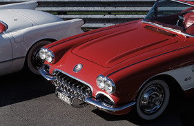 Chevrolet Corvette C1 (1959) - mit viel Chrom und Doppelscheinwerfern