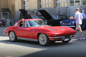Chevrolet Corvette C2 (1963) - Split-Window-Coupé - V8-/I6-Hybridtreffen in der Motorworld Kemptthal 2021