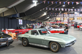 Chevrolet Corvette C2 (1966) gesehen bei Neufeld – Swiss Classic World Luzern 2022
