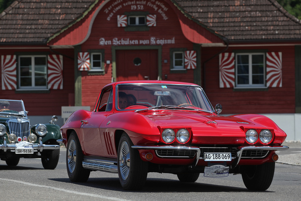 Chevrolet Corvette C2 (1966) - mit Passagieren an Bord - Oldtimer in Obwalden (O-iO) 2019
