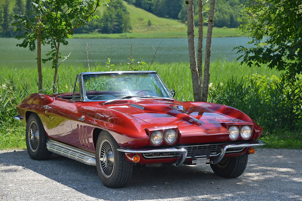 Chevrolet Corvette C2 427 Sting Ray Convertible (1966) - als Lot 146 an der Versteigerung der Oldtimer Galerie in Gstaad am 29. Dezember 2025
