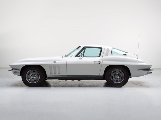 Image: Chevrolet Corvette C2 Stingray (1965) - as lot 19 at auction 225 by auctionata on May 4, 2015
