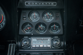Chevrolet Corvette C3 (1969) - Anzeigen für Wassertemperatur, Benzinmenge, Öldruck usw.