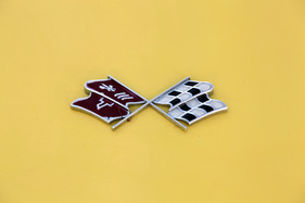 Chevrolet Corvette C3 (1969) - Flaggen auch auf der Front