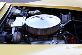 Chevrolet Corvette C3 (1969) - der Motor sitzt tief im Chassis