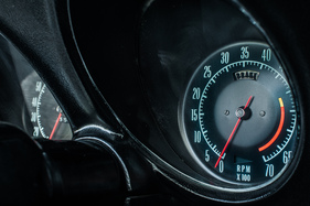 Chevrolet Corvette C3 (1969) - der rote Bereich beginnt bereits bei 5500 U/min