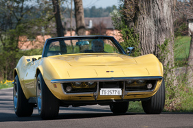 Chevrolet Corvette C3 (1969) - die Klappscheinwerfer sind auch sichtbar, wenn sie eingezogen sind