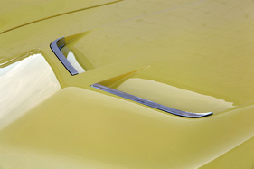 Chevrolet Corvette C3 (1969) - die Motorhaube hat etwas von einem Kunstwerk
