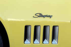Chevrolet Corvette C3 (1969) - im Gegensatz zum Vorgänger wurde das Wort "Stingray" nun in einem Zug geschrieben