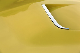 Chevrolet Corvette C3 (1969) - viel Lack, ein bisschen Chrom - Teil der Motorhaube