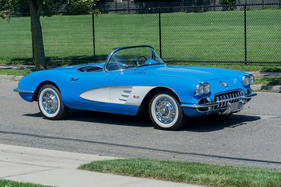 Chevrolet Corvette Convertible (1960) - als Lot 334 an der Philadelphia-Versteigerung von Bonhams am 2. Oktober 2017