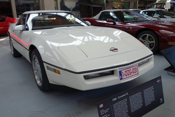 Chevrolet Corvette Convertible (1988) – Sonderausstellung "Chevrolet Corvette – A Legend Turns 70" in der Autoworld Brüssel