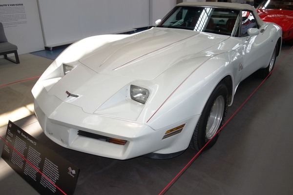 Chevrolet Corvette Duntov Turbo Convertible (1981) – Sonderausstellung "Chevrolet Corvette – A Legend Turns 70" in der Autoworld Brüssel