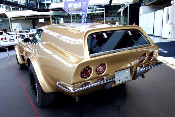 Chevrolet Corvette Eckler Sport Wagon (1977) – Sonderausstellung "Chevrolet Corvette – A Legend Turns 70" in der Autoworld Brüssel