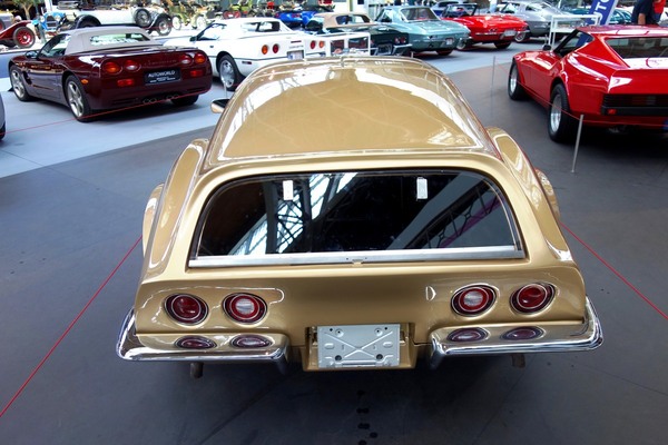 Chevrolet Corvette Eckler Sport Wagon (1977) – Sonderausstellung "Chevrolet Corvette – A Legend Turns 70" in der Autoworld Brüssel
