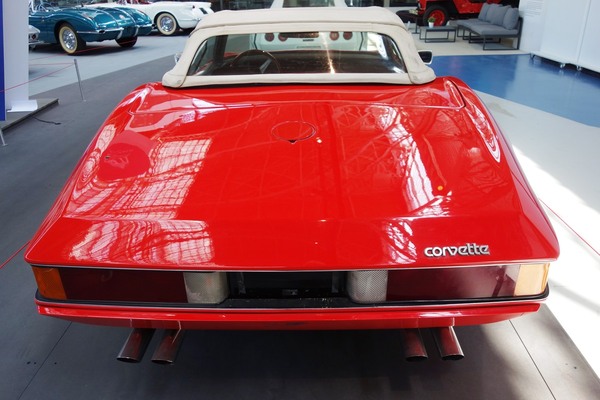 Chevrolet Corvette Harry Mann Convertible (1975) – Sonderausstellung "Chevrolet Corvette – A Legend Turns 70" in der Autoworld Brüssel