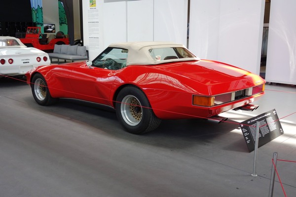 Chevrolet Corvette Harry Mann Convertible (1975) – Sonderausstellung "Chevrolet Corvette – A Legend Turns 70" in der Autoworld Brüssel