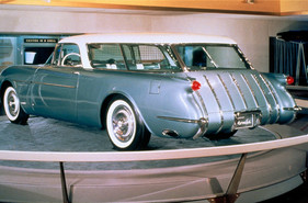 Chevrolet Corvette Nomad (1954) - Kunststoff-Kombi als Showcar auf der Motorama 1954
