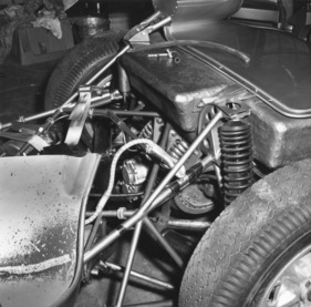 Chevrolet Corvette SS (1957) - Blick auf die Rohrrahmenkonstruktion und die Aufhängung