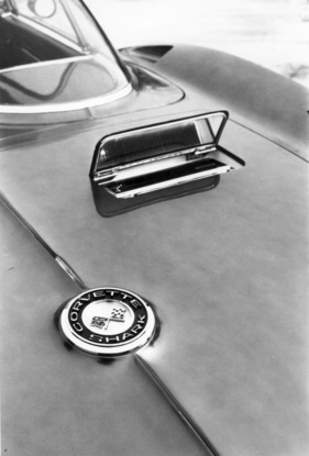 Chevrolet Corvette Shark XP-755 (1962) - intereressante Ausgestaltung dieser "Bremsklappen" mit integriertem Bremslicht