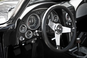 Chevrolet Corvette Sting Ray (1964) - bei diesem Armaturenbrett bleiben keine Informationsbedürfnisse offen Chevrolet Corvette Sting Ray (1964) - bei diesem Armaturenbrett bleiben keine Informationsbedürfnisse offen