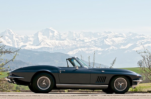 Chevrolet Corvette Sting Ray (1964) - schnelles US-Cabrio zum Schätzpreis von CHF 68'000 bis 72'000 an der Auktion der Oldtimer-Galerie vom 30. April 2011 in Toffen unter dem Hammer