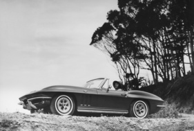 Chevrolet Corvette Sting Ray (1965) - das offene Modell des Jahrgangs 1965 mit Scheibenbremsen