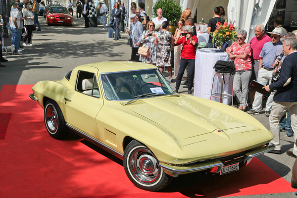 Chevrolet Corvette Sting Ray 327 (1967) - Sieger der Kategorie "Kunststoffautos" beim Zürich Classic Car Award 2021