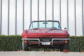 Der breite "Kraftbuckel" lässt schon erahnen: hier nähern sich mindestens 395 PS im Rückspiegel