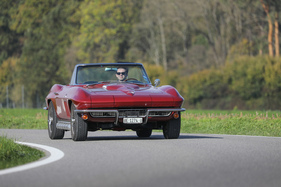 Die hohen Kotflügelkanten erleichtern das Abschätzen der Dimensionen.