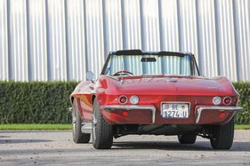 Zwischen Tank und Reserverad ist nicht einmal Platz für die Antenne. Weiter lässt sie sich nicht einfahren.