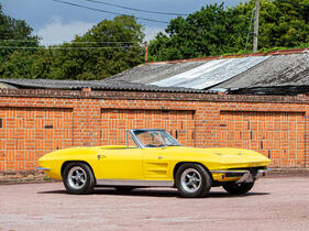 Chevrolet Corvette Sting Ray Convertible (1963) - Lot 195 an der Bonhams Versteigerung "Les Grandes Marques du Monde à Paris" am 1. Februar 2024