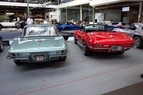 Chevrolet Corvette Sting Ray Convertible (1966) – Sonderausstellung "Chevrolet Corvette – A Legend Turns 70" in der Autoworld Brüssel (1966)