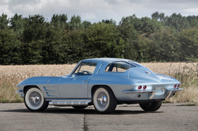 Chevrolet Corvette Sting Ray Split-Window (1963) - als Lot 104 an der RM/Sotheby's Versteigerung in London am 7. September 2015 Chevrolet Corvette Sting Ray Split-Window (1963) - als Lot 104 an der RM/Sotheby's Versteigerung in London am 7. September 2015