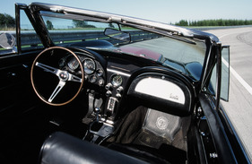 Chevrolet Corvette Stingray (1964) - sportliches Interieur